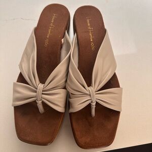 House of Harlow clogs